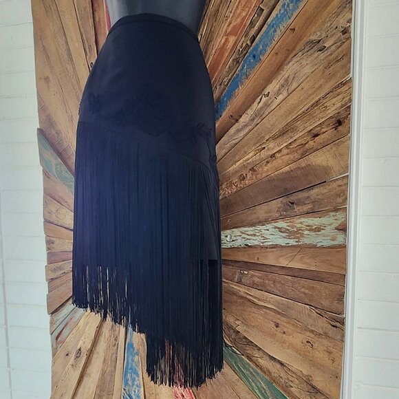VTG BCBGMAXAZRIA wool black embroidered/fringe skirt Sz 4 - Picture 9 of 16